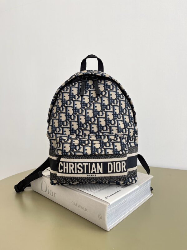 Travel series letter-style canvas small-sized backpack