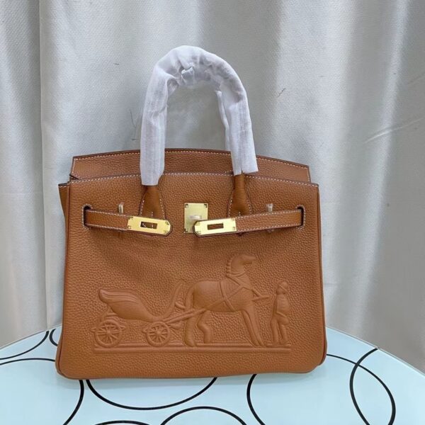 H brand platinum crocodile-patterned multi-layered cowhide with lychee pattern