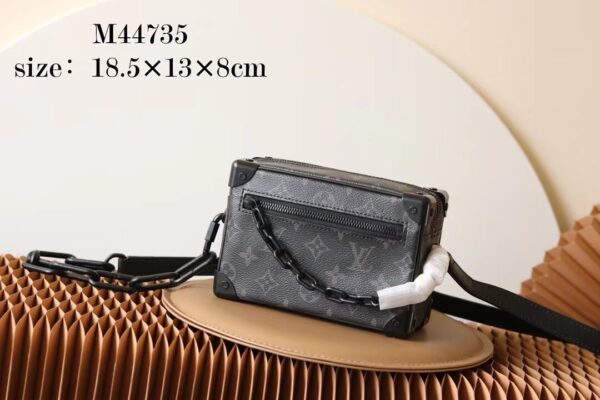 "Top-quality original factory leather with the original single piece, complete packaging included"