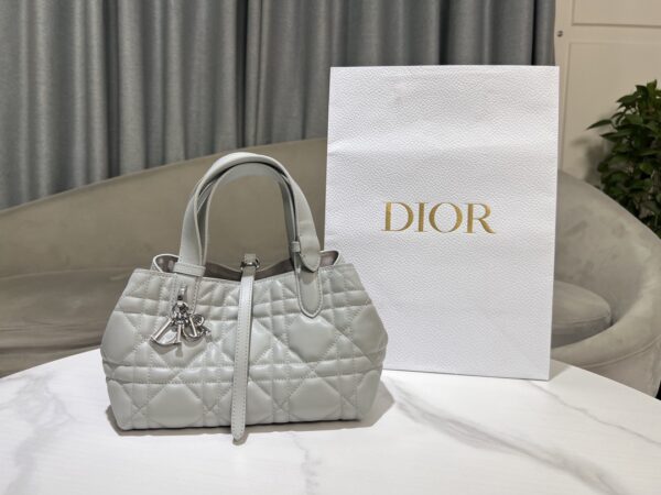 The "Toujours" series